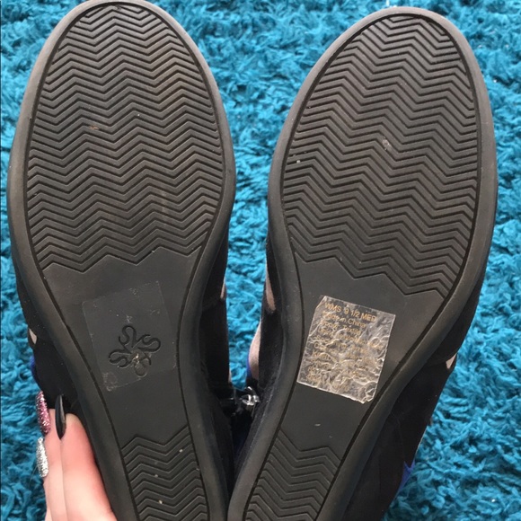 Vera Wang Wedge Sneakers - Picture 5 of 5